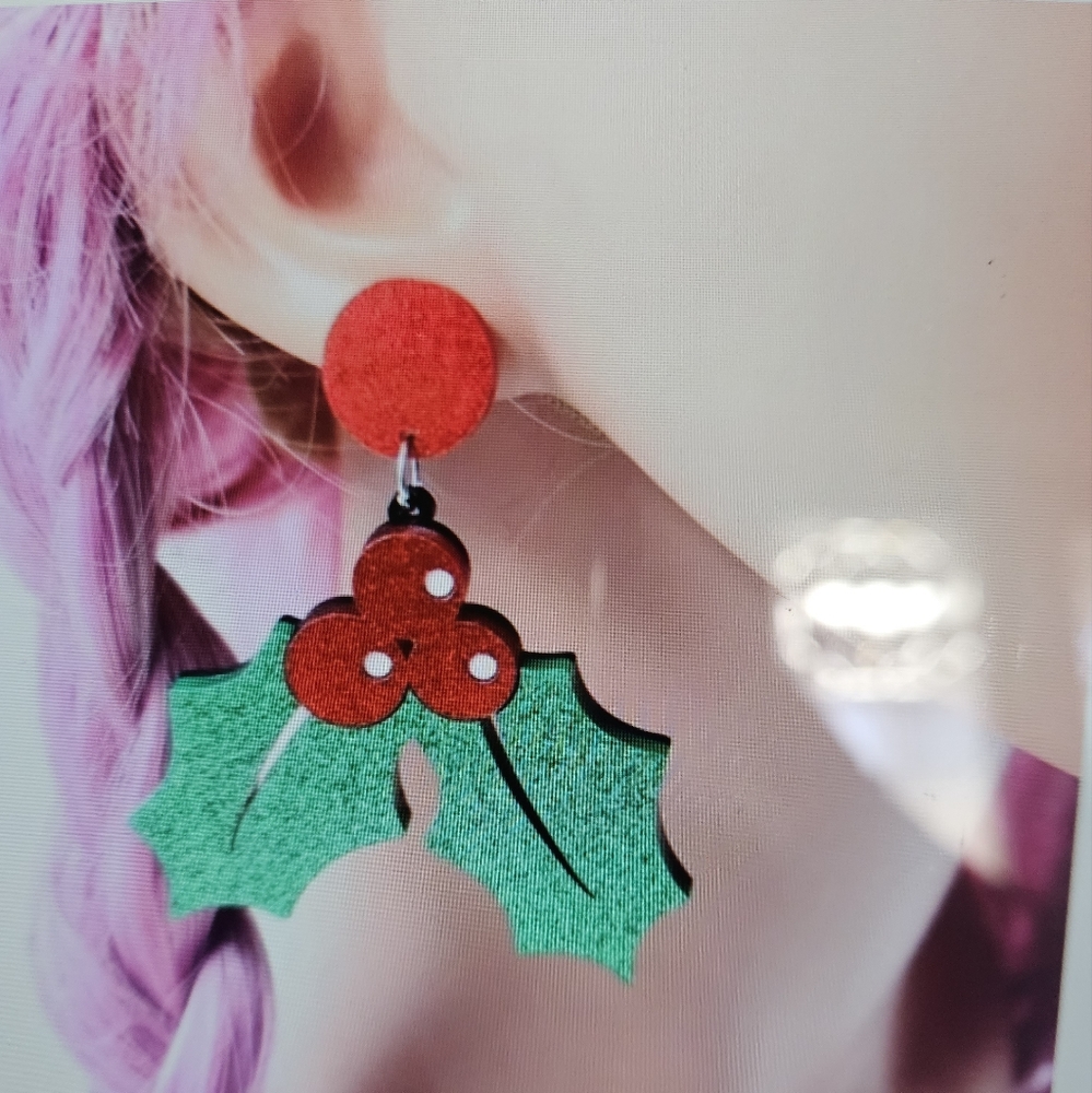 Atelier Sona Red and Green Holly Earrings - Picture 2 of 3